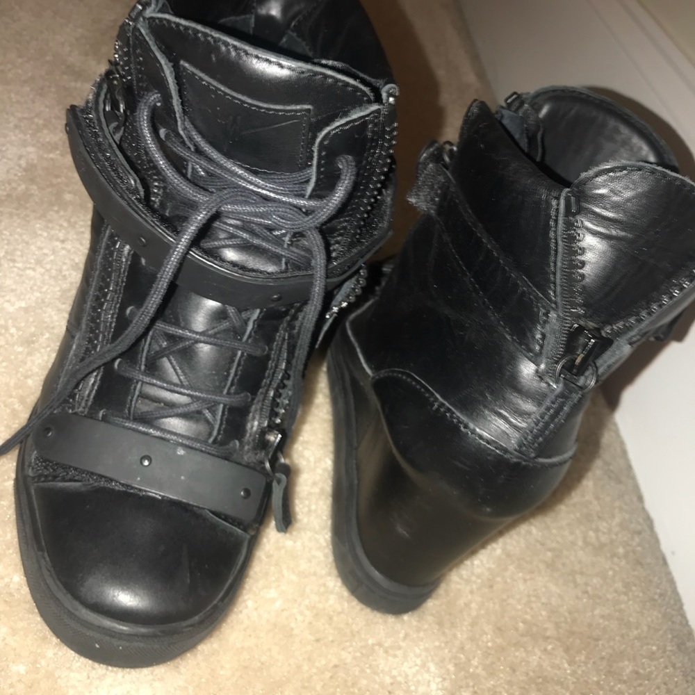 Giuseppe Zanotti Black wedged sneaker